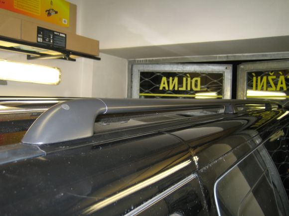 Náhľad produktu - Pozdĺžniky Volkswagen Transporter T5 krátka verzia (montáž do T-drážky)